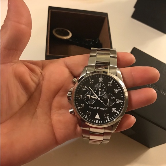 In good conditions Silver Michael Kors Watch - Picture 5 of 6